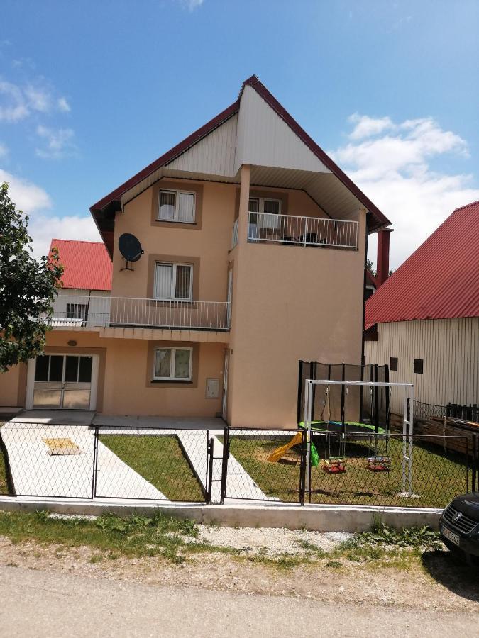 Snam Rooms&Apartment Zabljak  Exterior photo
